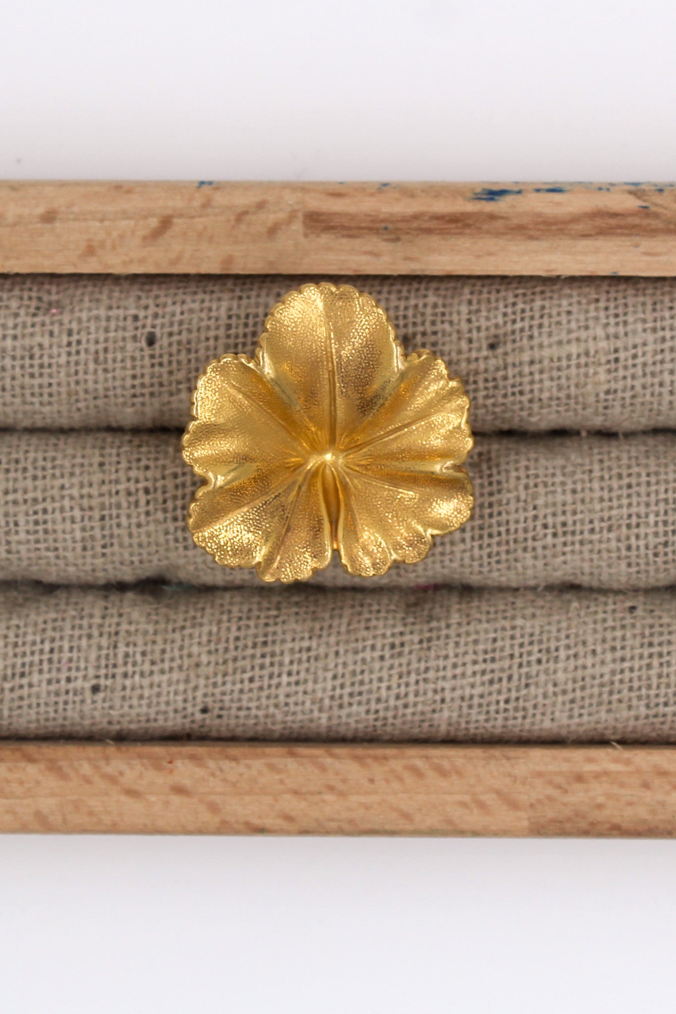 Bague plaqué or collection Le trésor des Mécènes bague Mécènes motif feuille de géranium doré à l'or fin