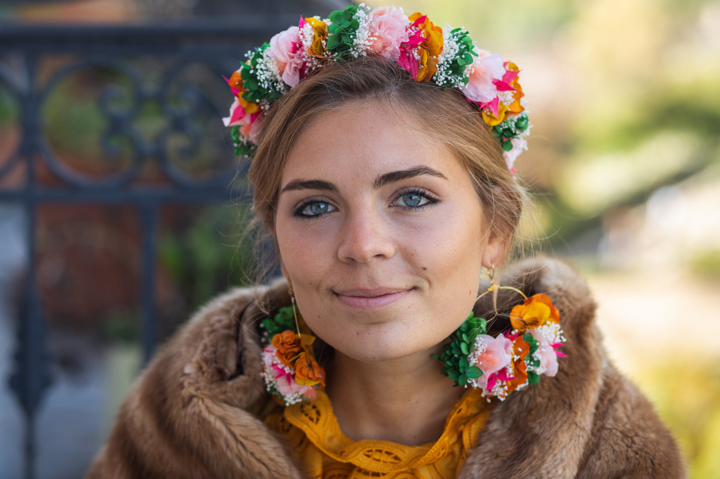 Boucles d’oreilles colorées en fleurs stabilisées , personnalisables pour oreilles percées ou à clips.
