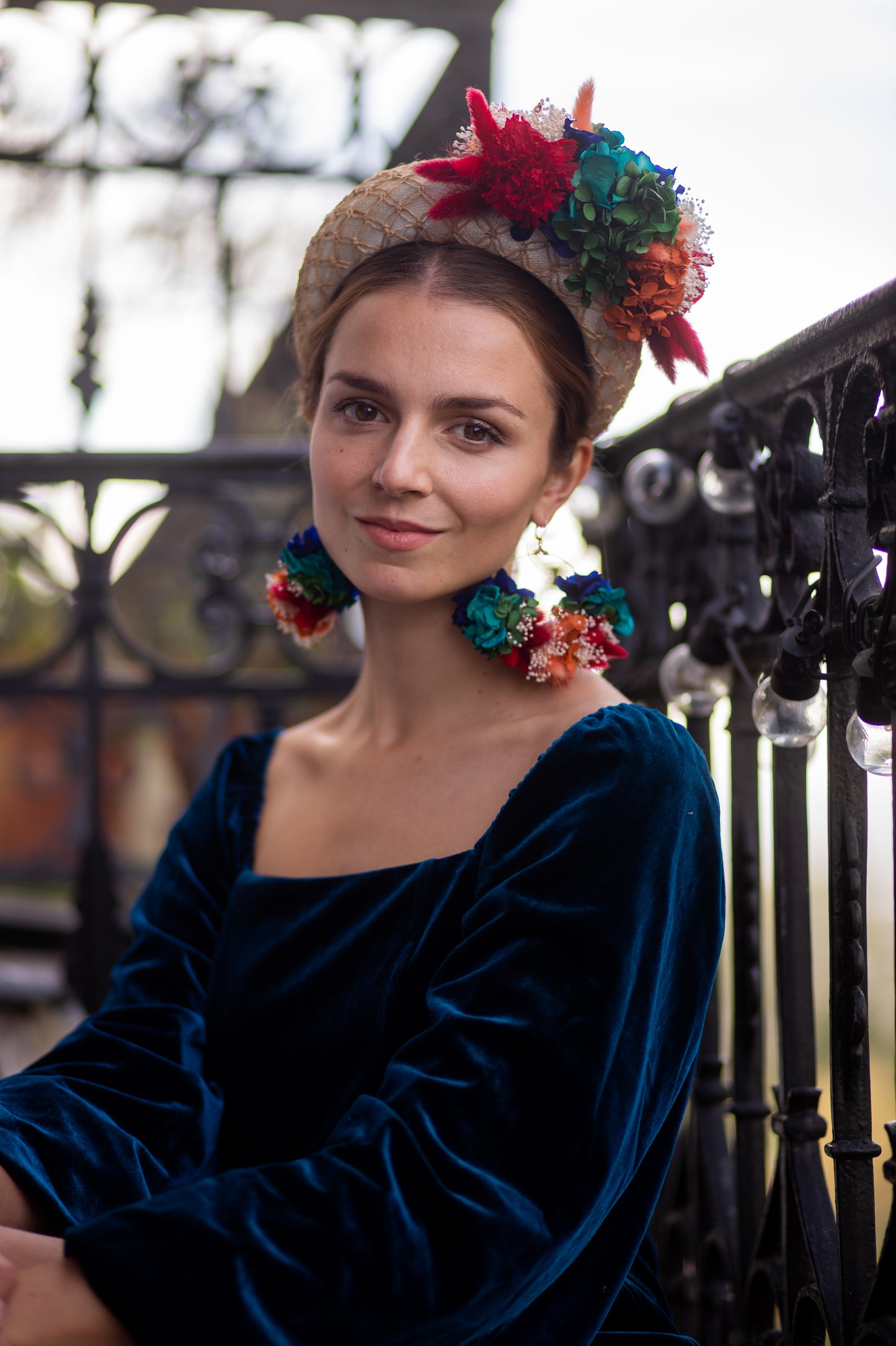 Boucles d’oreilles colorées en fleurs stabilisées ,personnalisables pour oreilles percées ou à clips.