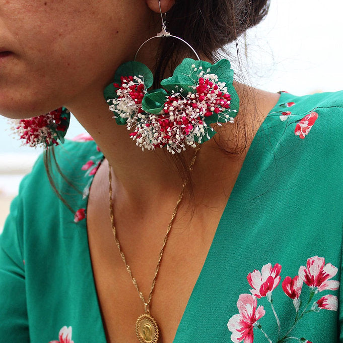 Boucles d'oreilles en fleurs stabilisées pour oreilles percées ou clips.