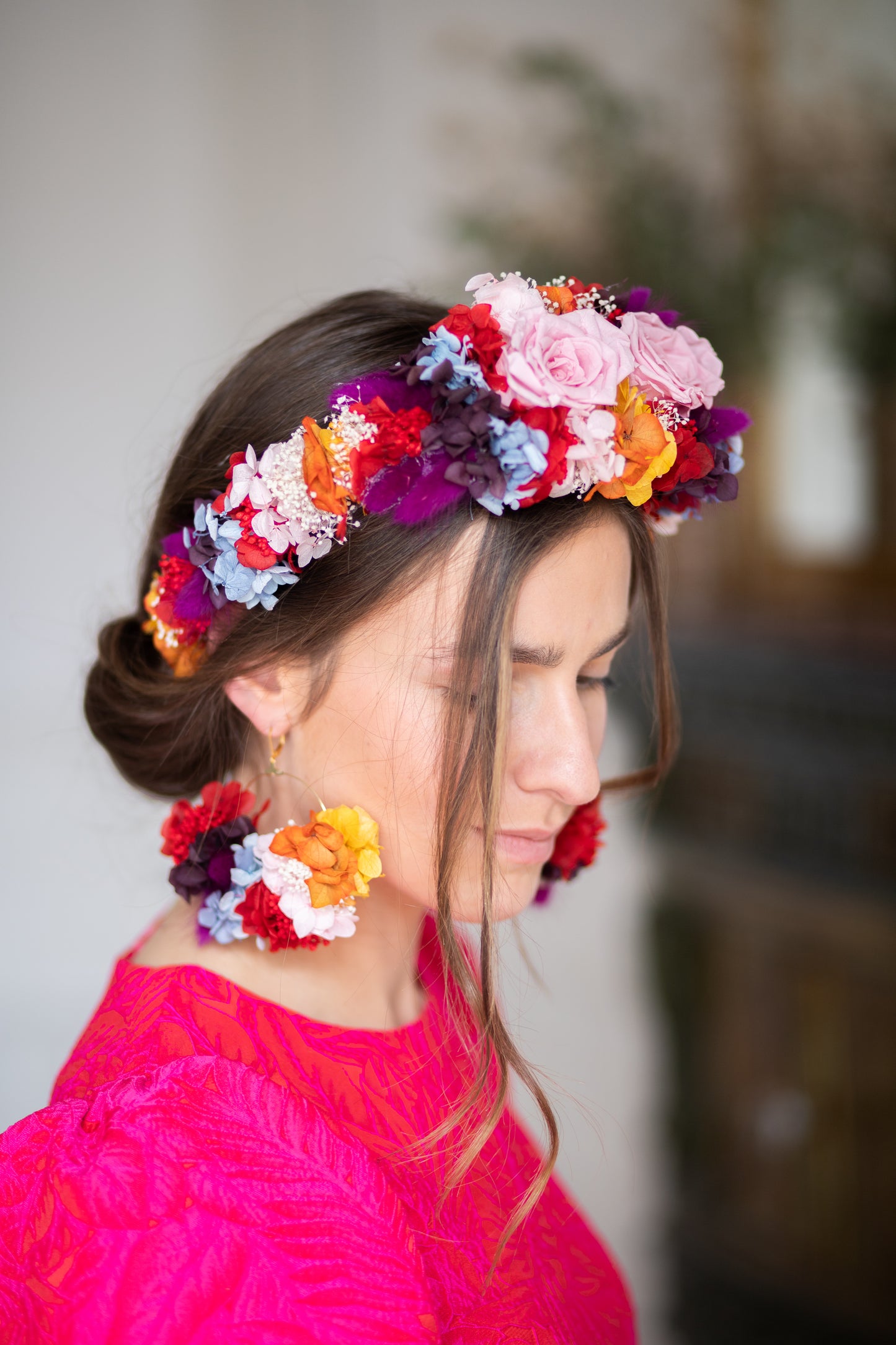 Boucles d’oreilles colorées en fleurs stabilisées ,personnalisables pour oreilles percées ou à clips.