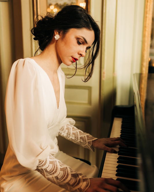 Boucles d’oreilles en fleurs cristallisées , personnalisables pour oreilles percées ou à clips.