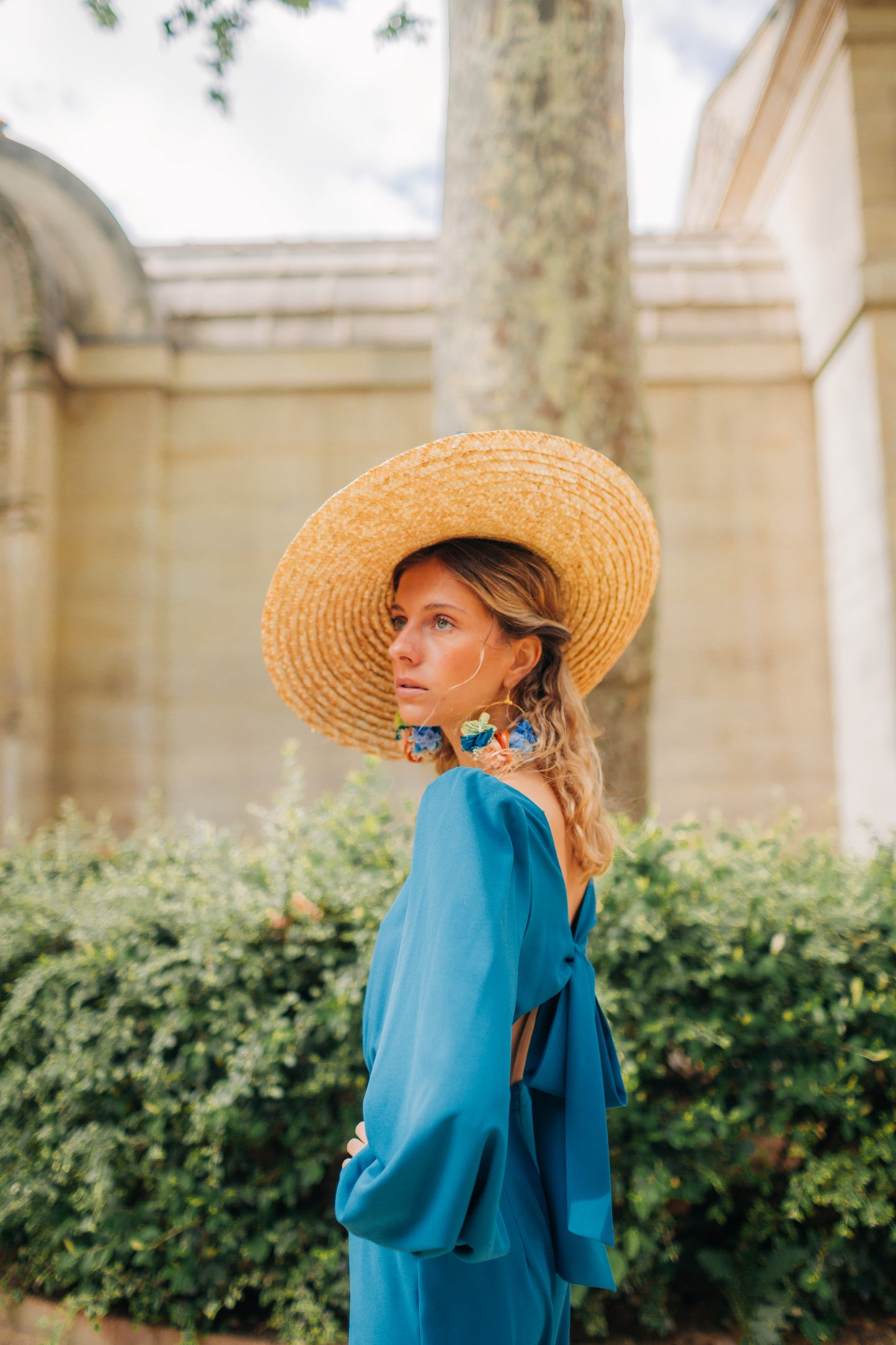 Capeline incurvée modèle Boucher personnalisable avec des fleurs stabilisées