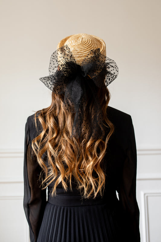 Bibi en paille décoré de tulle plumetis noir