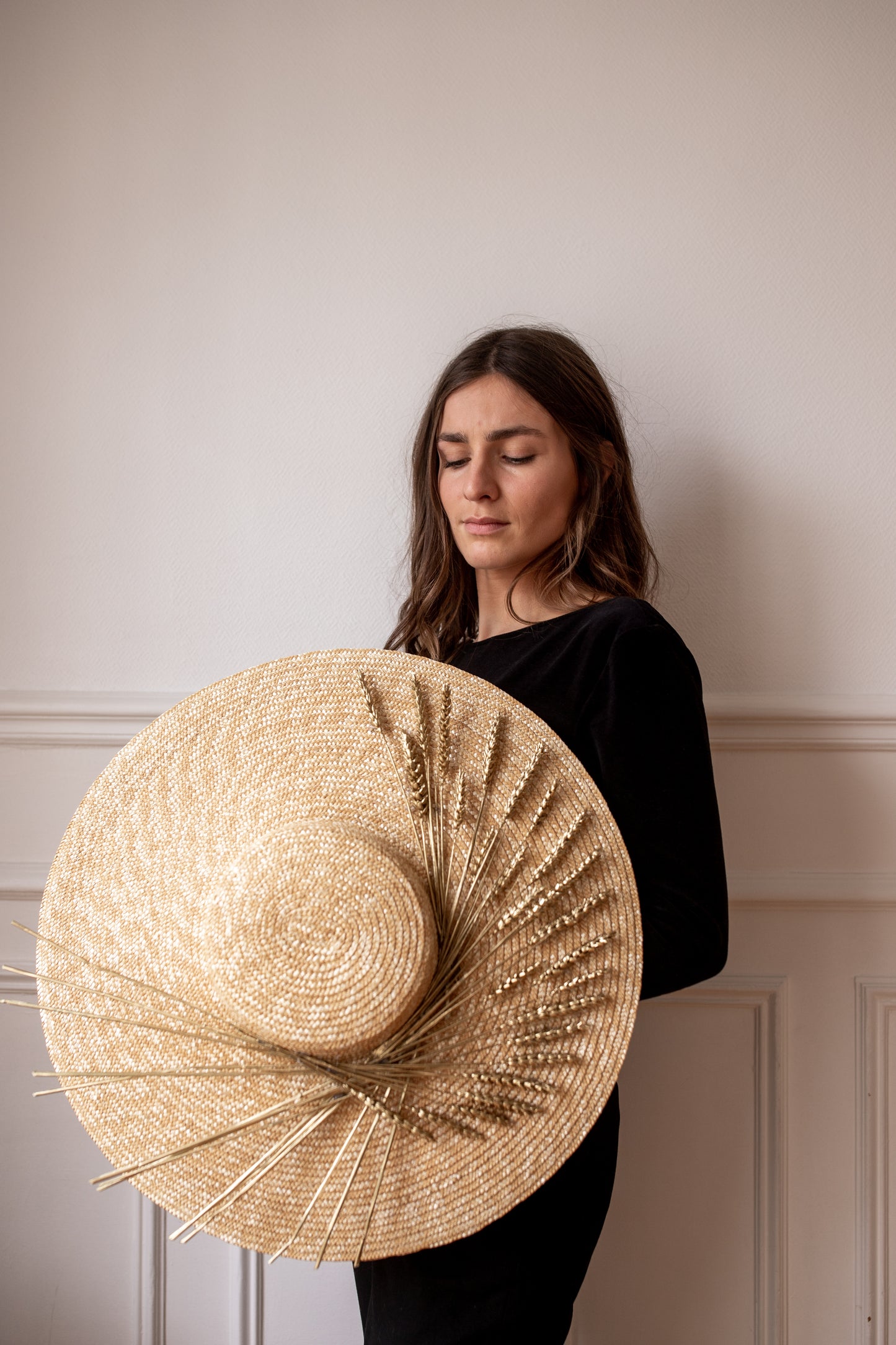 Capeline en paille décorée de blés dorés