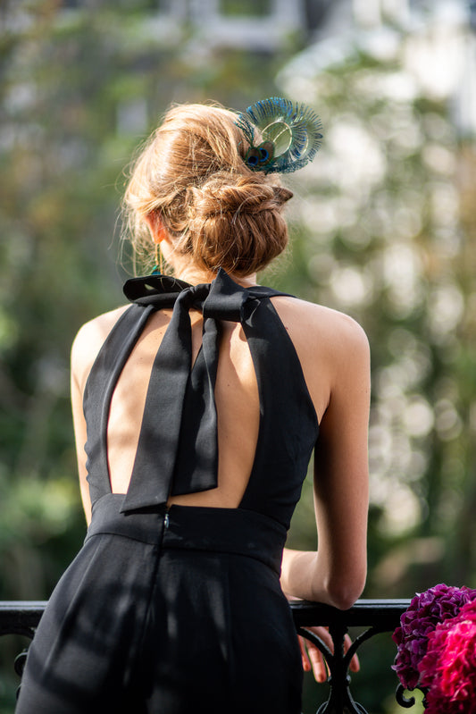 Peigne composé de plumes de paon stabilisées