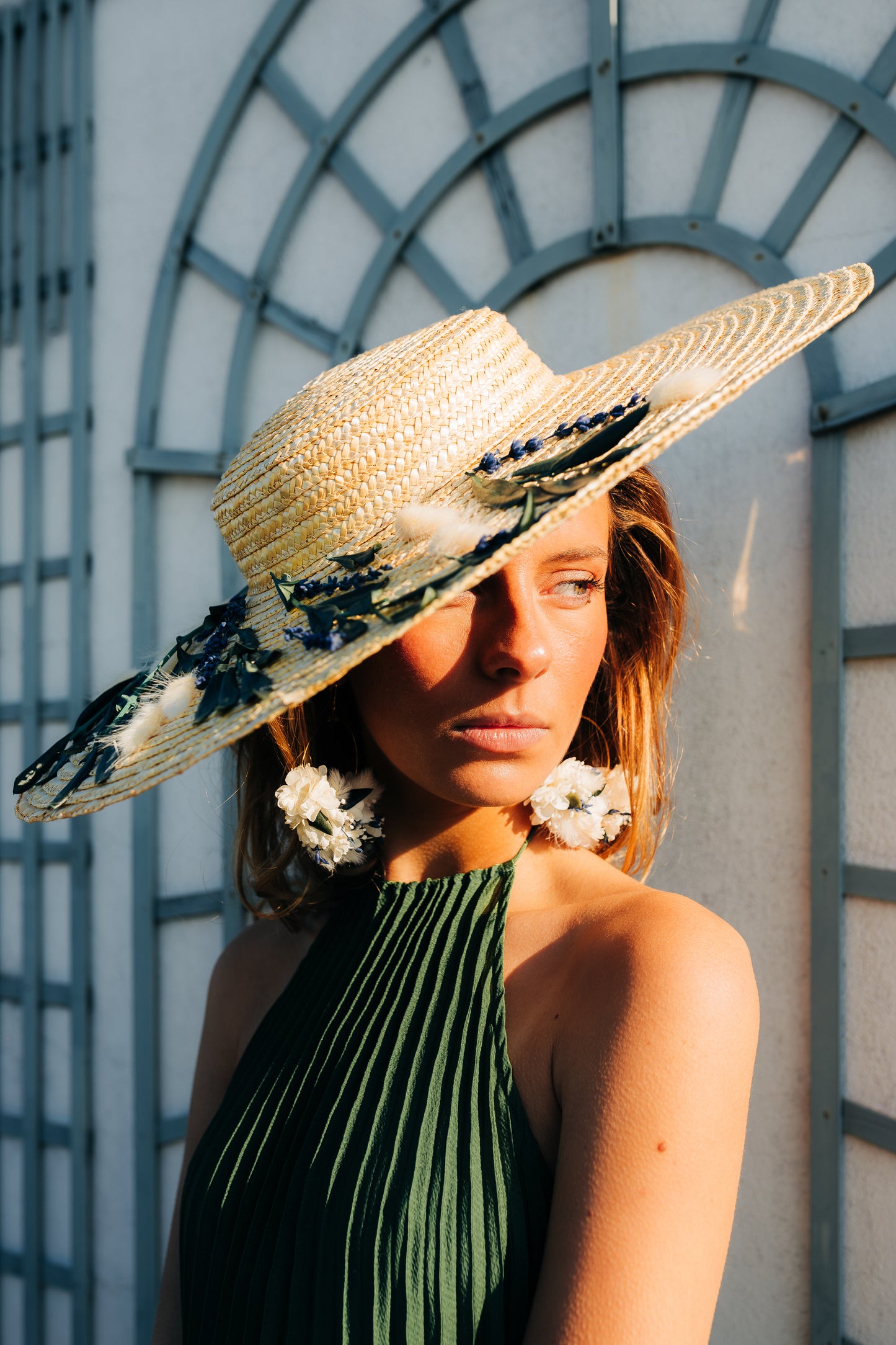 Boucles d'oreilles décorées de fleurs stabilisées