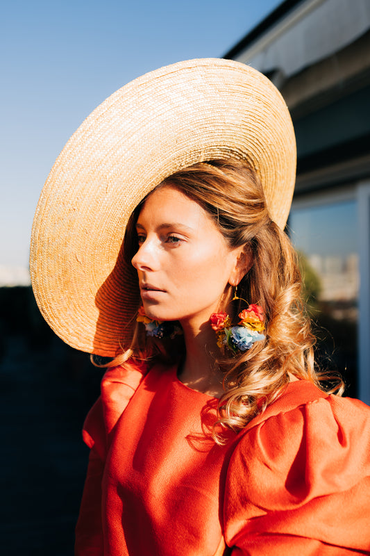 Capeline chapeau incurvée collection fauvisme Derain décoré de fleurs stabilisées