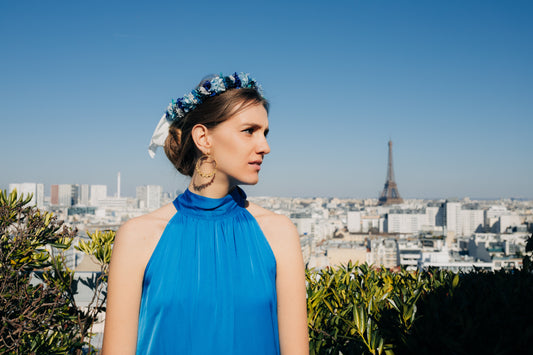 Couronne décorée de fleurs stabilisées