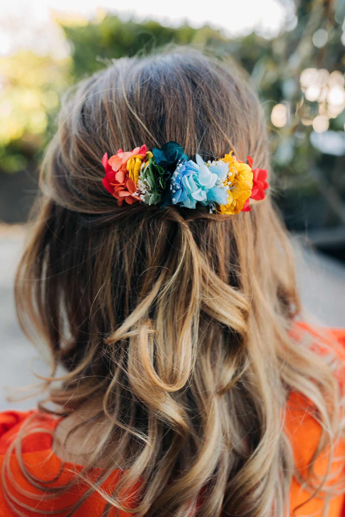 Peigne décoré de fleurs stabilisées