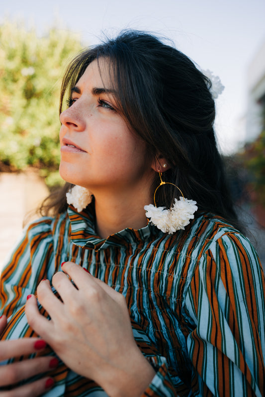 Boucles d'oreilles Vénus d'arles composées de fleurs stabilisées