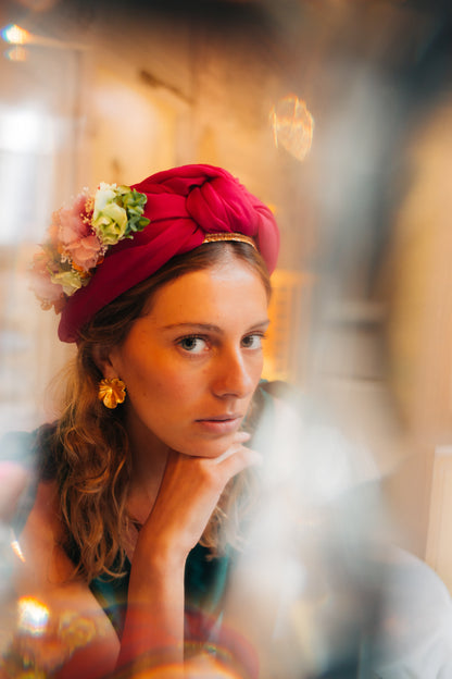 Boucles d'oreilles en plaqué Or en forme de géranium, personnalisables pour oreilles percées ou à clips. 