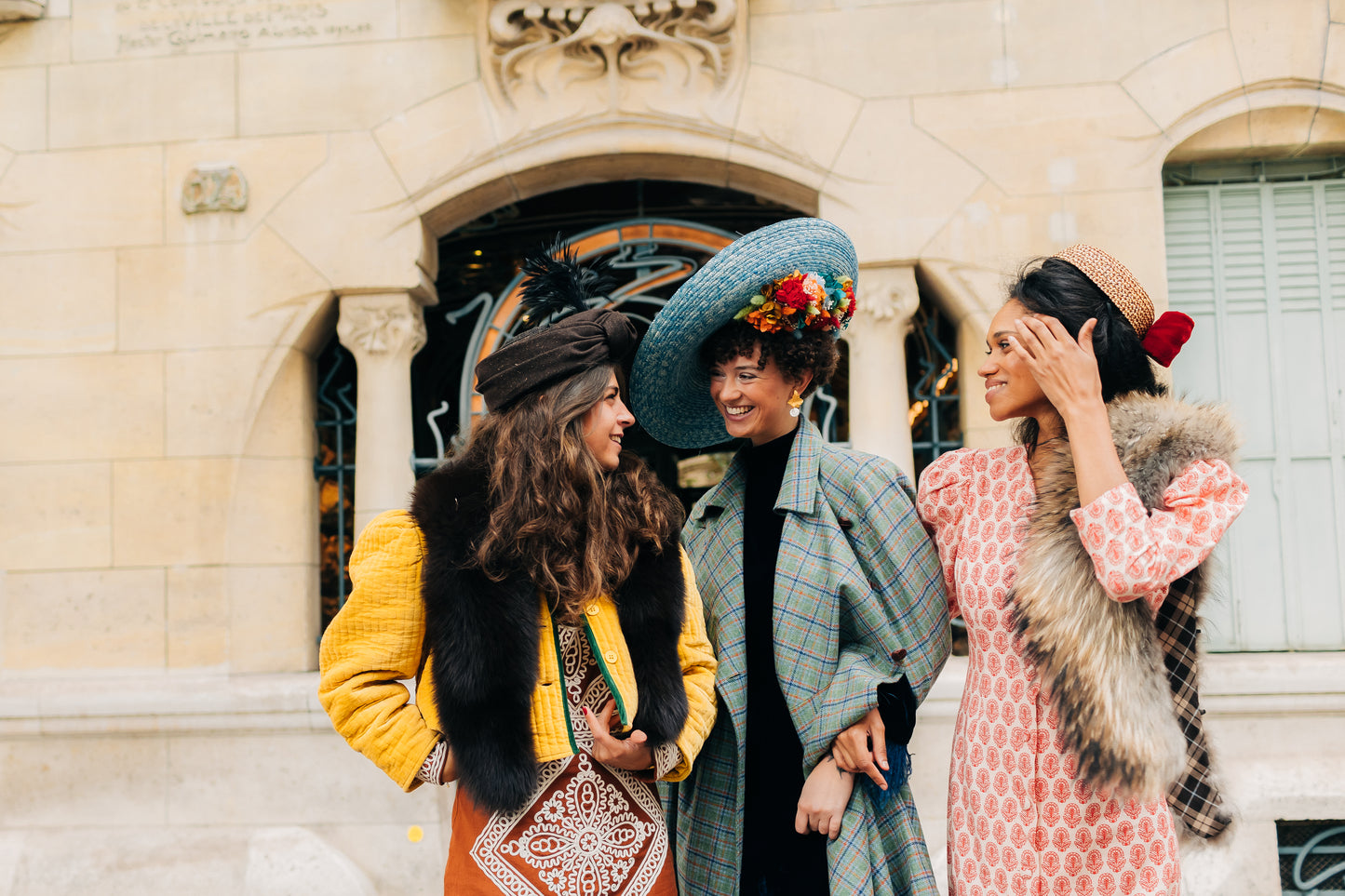 Capeline Gismonda - décor en-dessous