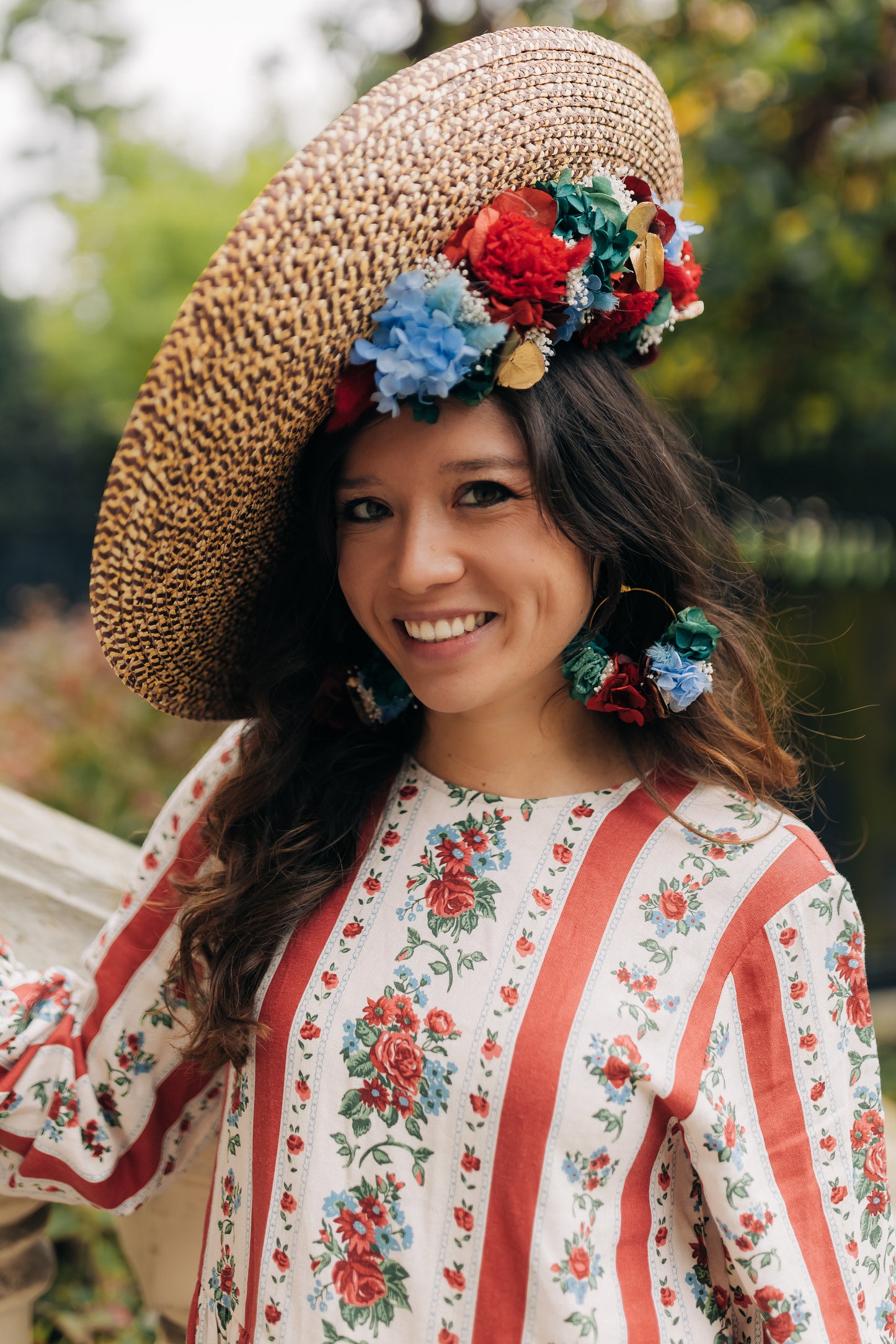 Capeline Sarah Bernhardt - décor en-dessous