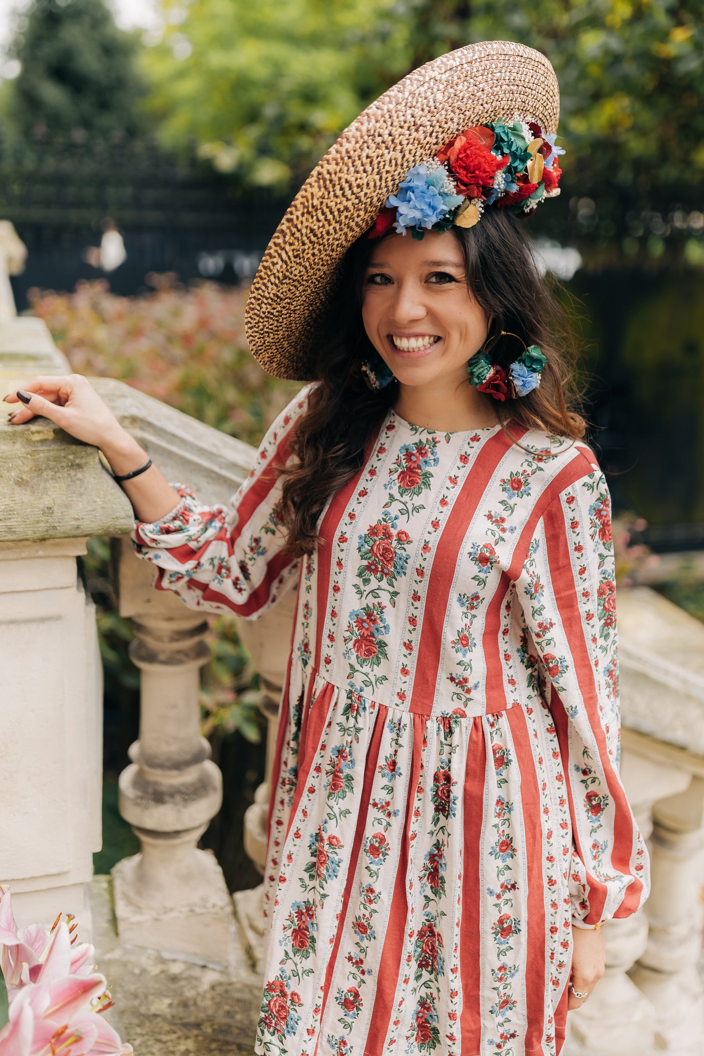 Capeline Sarah Bernhardt - décor en-dessous