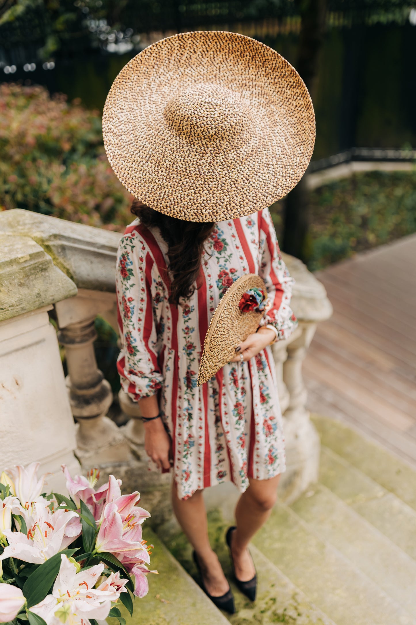 Capeline Sarah Bernhardt - décor en-dessous