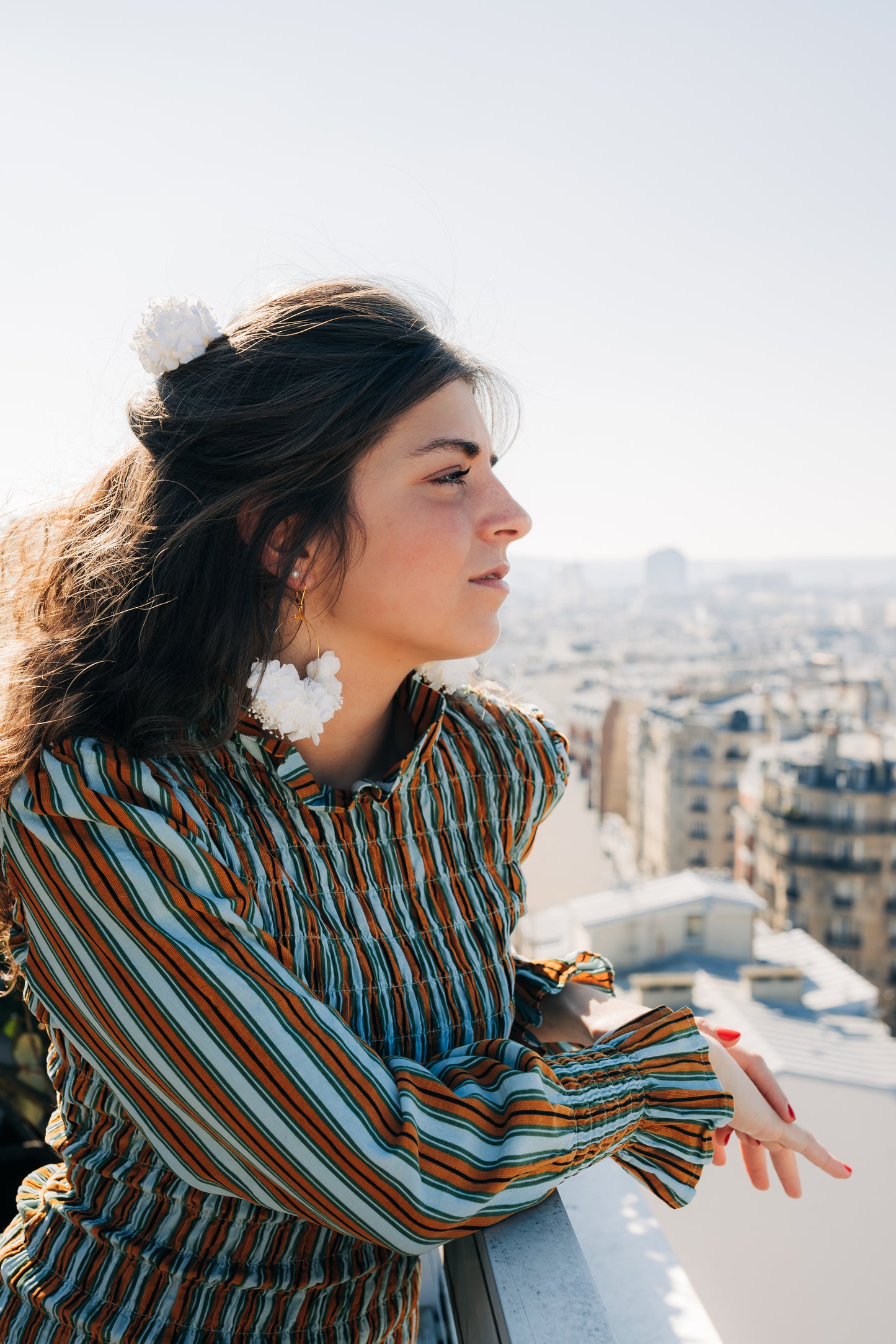 Boucles d'oreilles Vénus d'arles composées de fleurs stabilisées